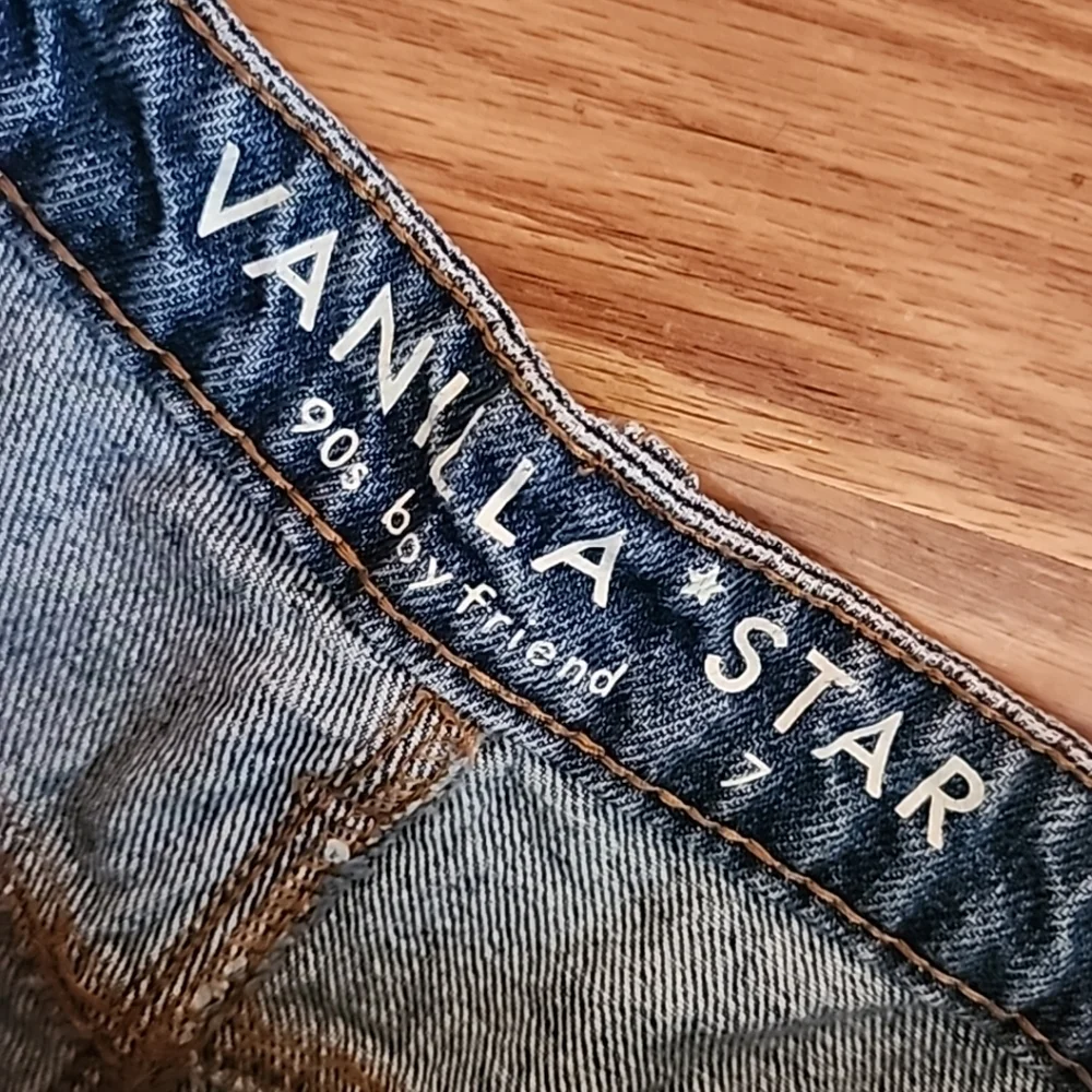 Vanilla star high waisted distressed jeans size 7 90s boyfriend‎ festival